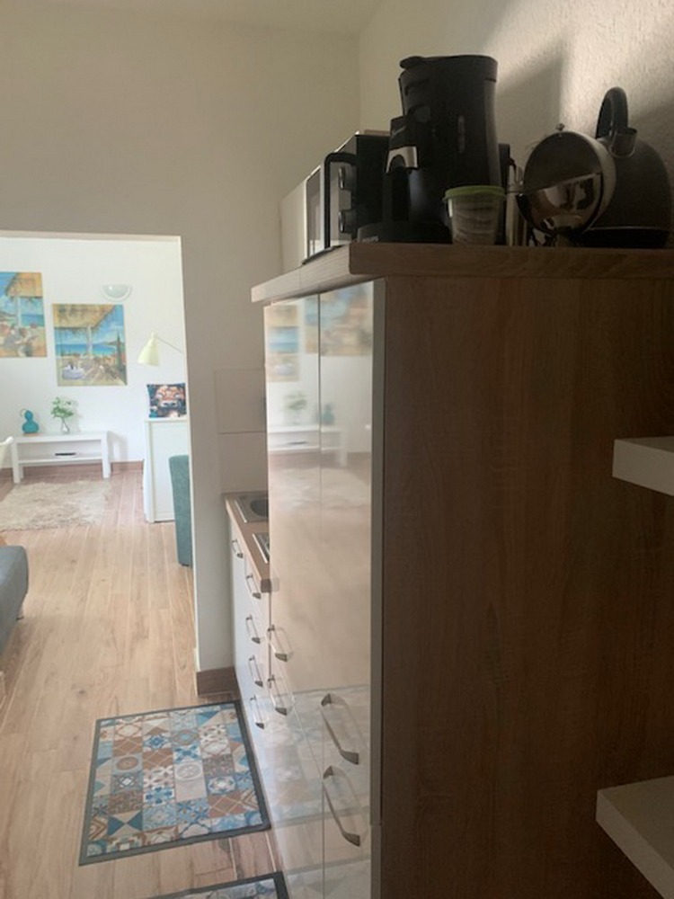 Blick vom Flur in die Küche